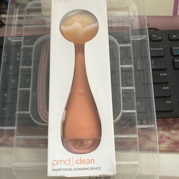 Pmd Smart Facial Cleansing Device - Picture 1 of 1